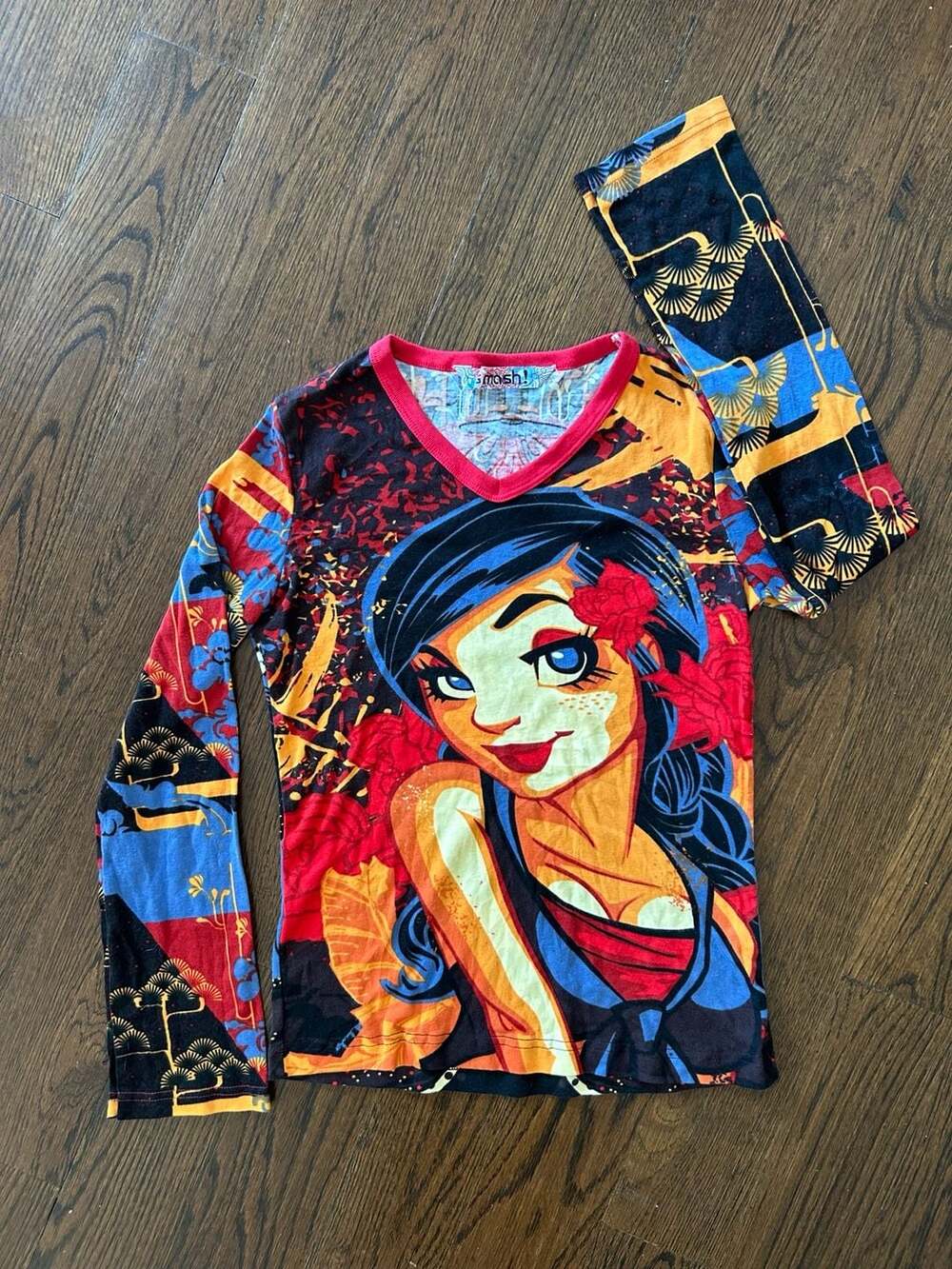 Smash! Y2K long sleeve graphic print tee with anime girl and Japanese motif